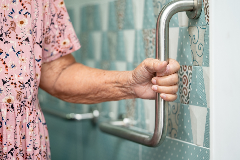 How to Make a Home Safe for Seniors: Essential Tips and Tools